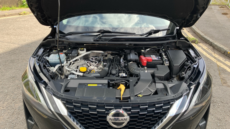 Nissan Qashqai 1.3 DiG-T MH Acenta Premium 5dr Petrol Hatchback